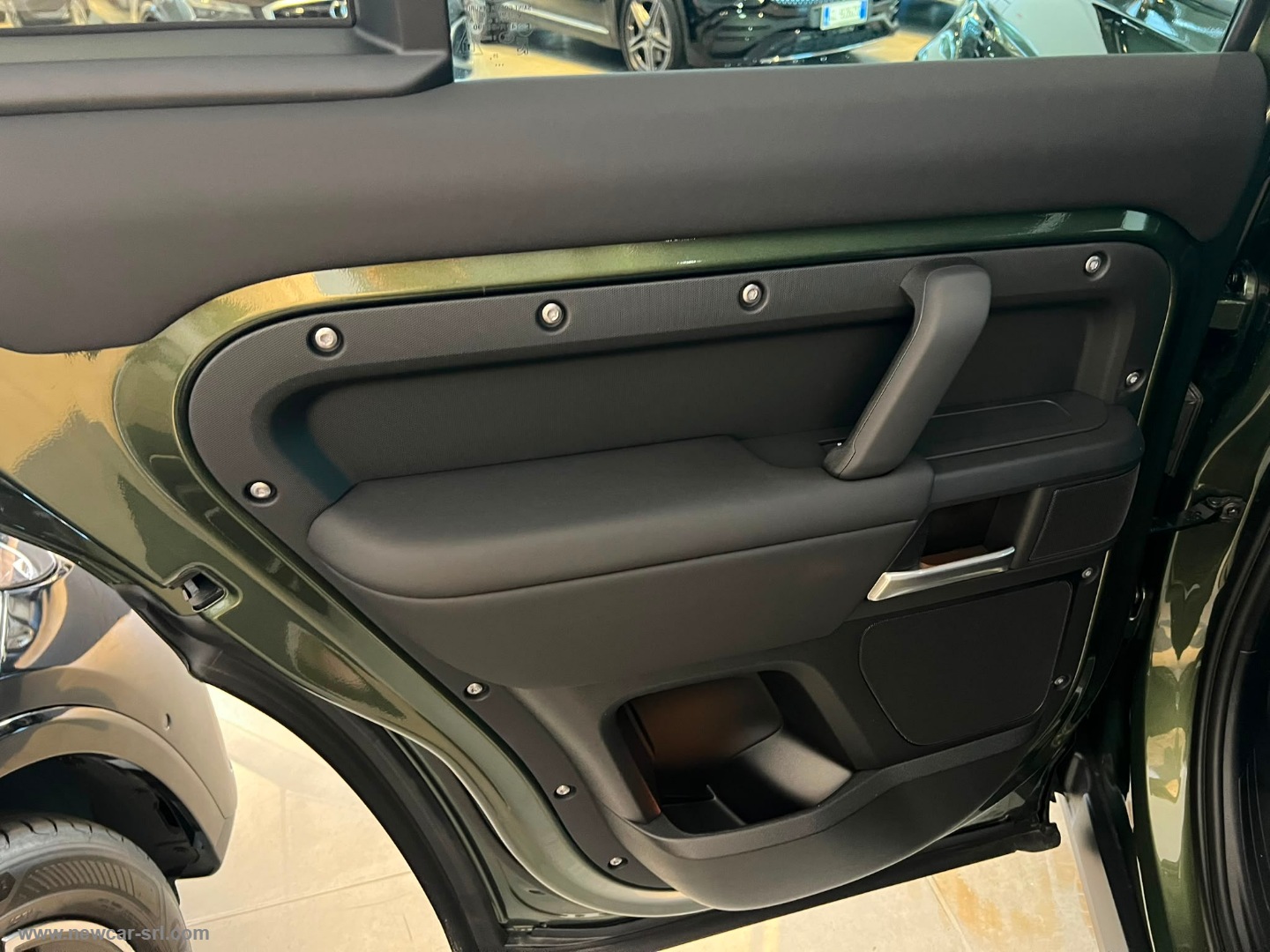 Defender 110 3.0D I6 250 AWD X-Dyn.SE N1 - immagine 18
