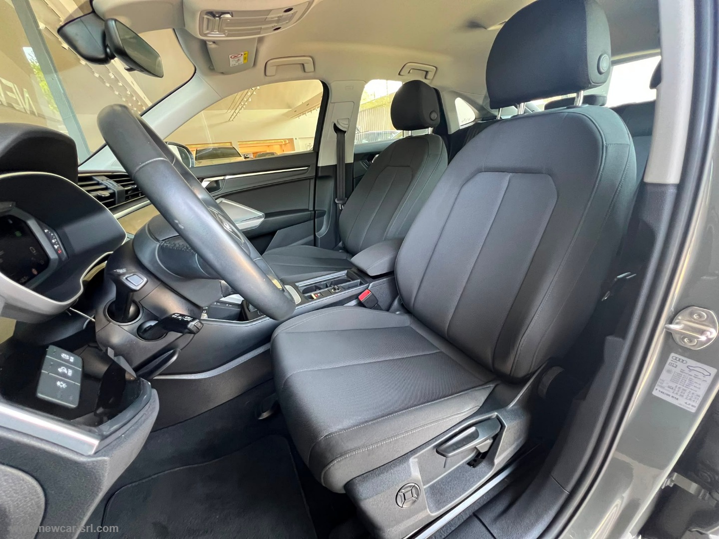 Q3 SPB 35 TDI S tronic Identity Black - immagine 18