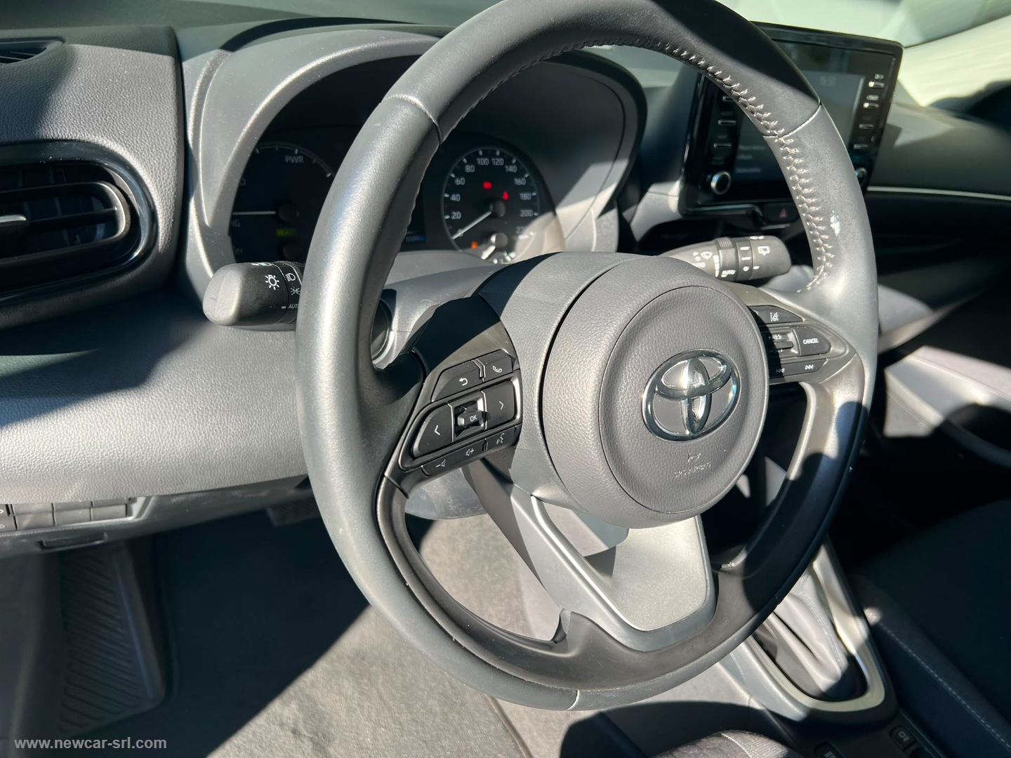 Yaris 1.5 Hybrid 5p. Business - immagine 18