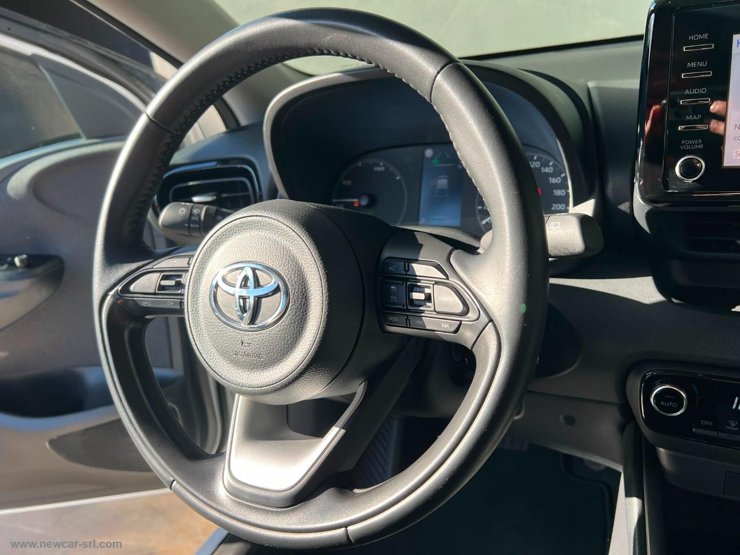 Yaris 1.5 Hybrid 5p. Business - immagine 18