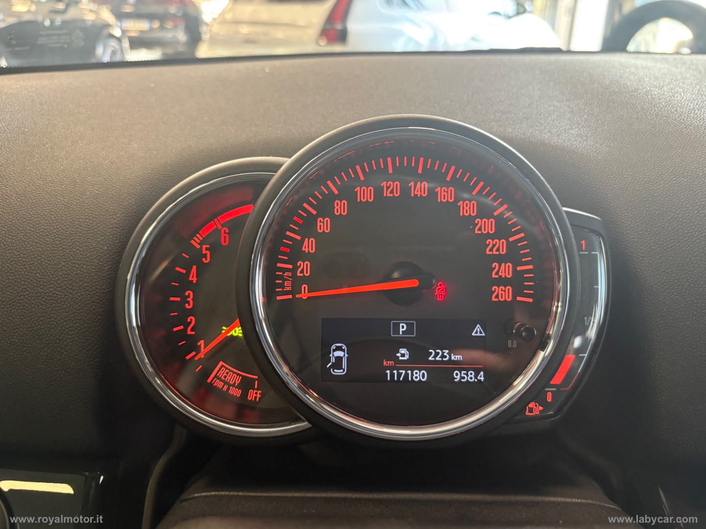Mini Cooper D Business Countryman Aut. - immagine 18