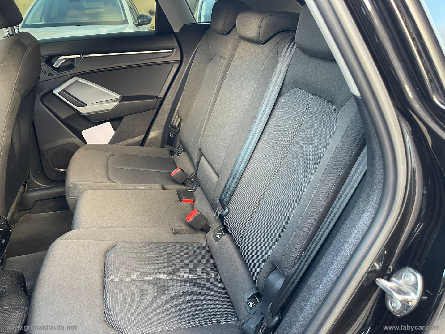 Q3 35 TDI S tronic Business Advanced - immagine 18