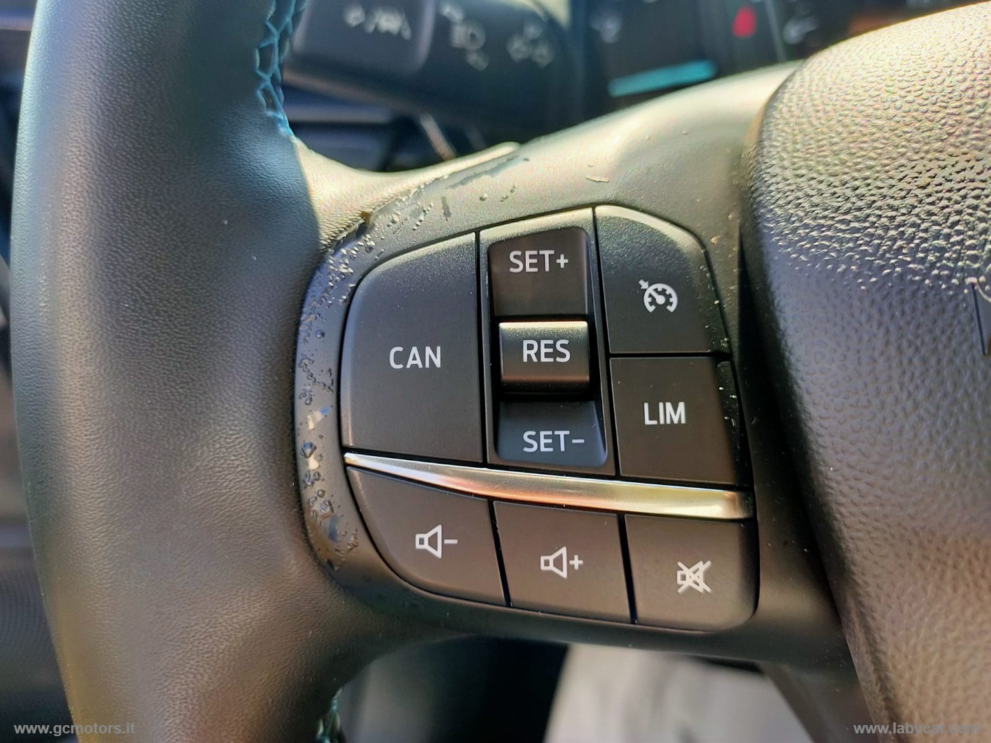 Ford Fiesta Fiesta Active 1.0 Ecob. Hybrid 125CV 5p. - Immagine 18