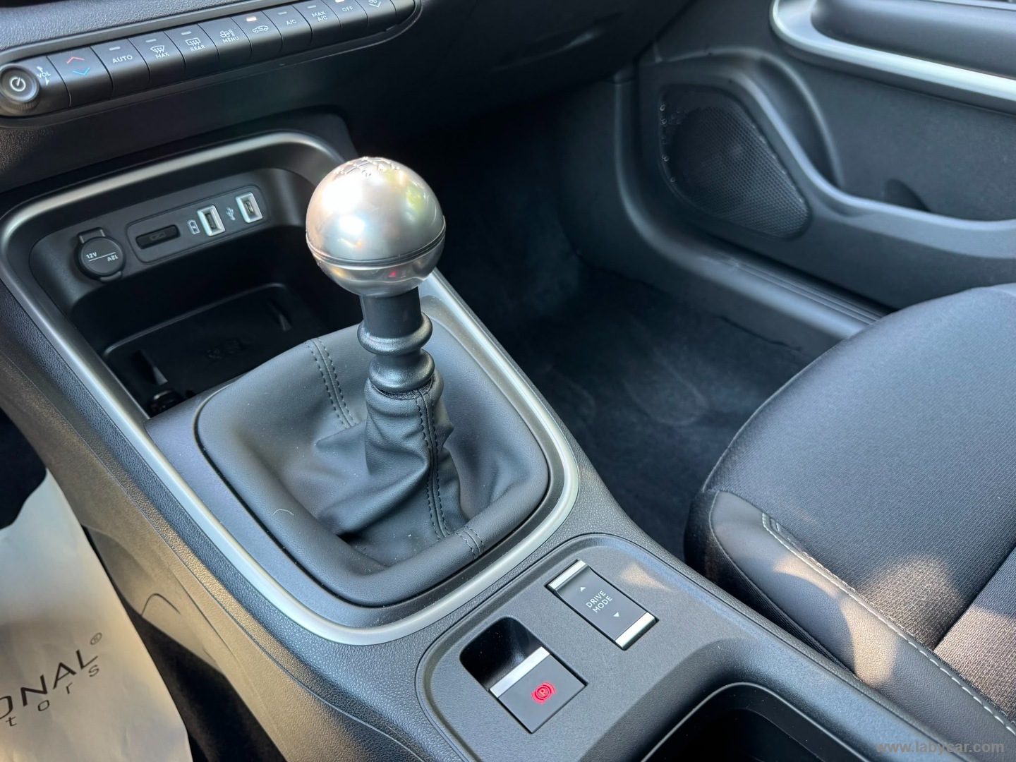 Jeep Avenger 1.2 Turbo Summit - Immagine 18