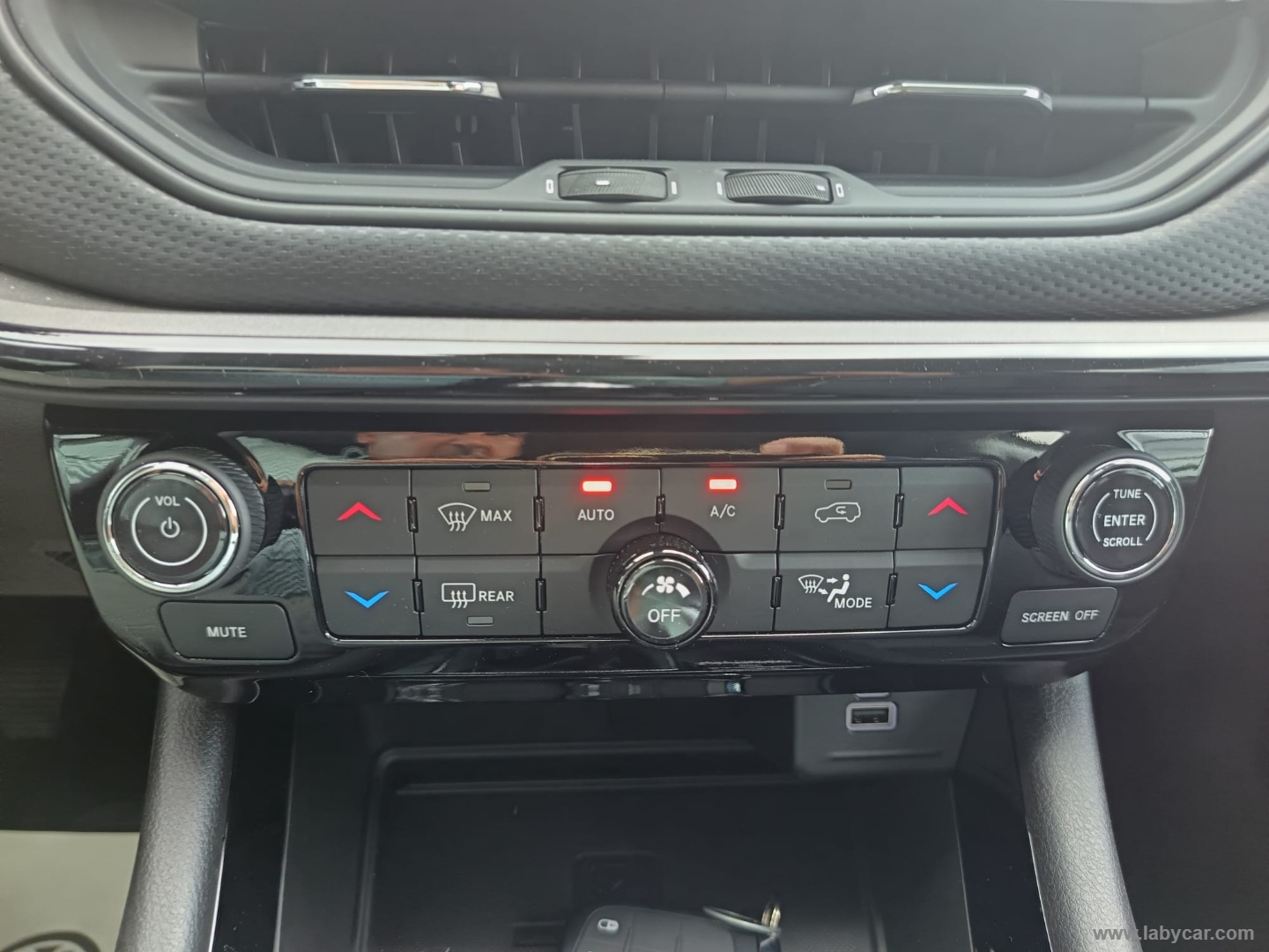Jeep Compass 1.3 T4 2WD Night Eagle - Immagine 18