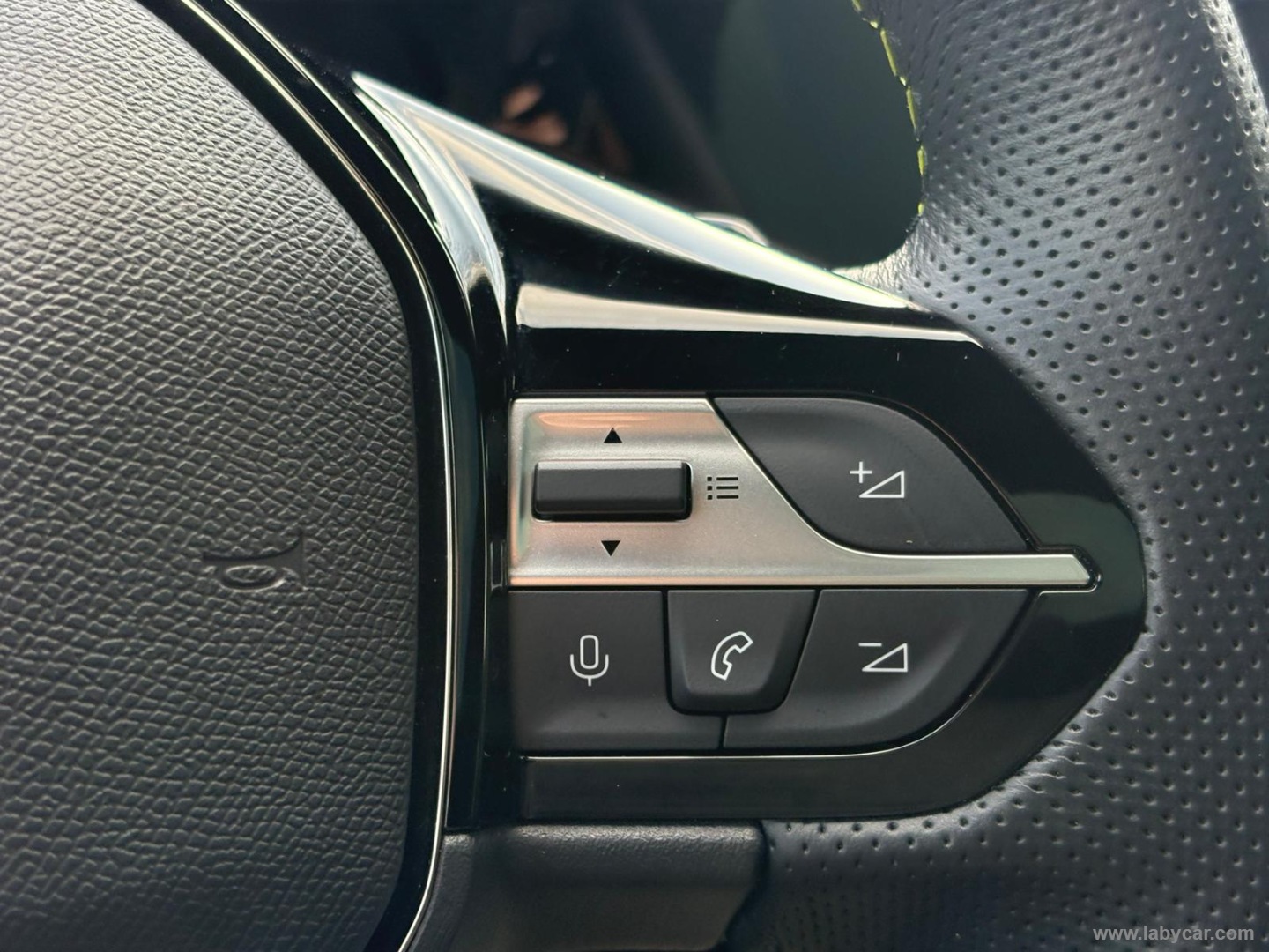 308 Hybrid 225 e-EAT8 SW GT - immagine 18