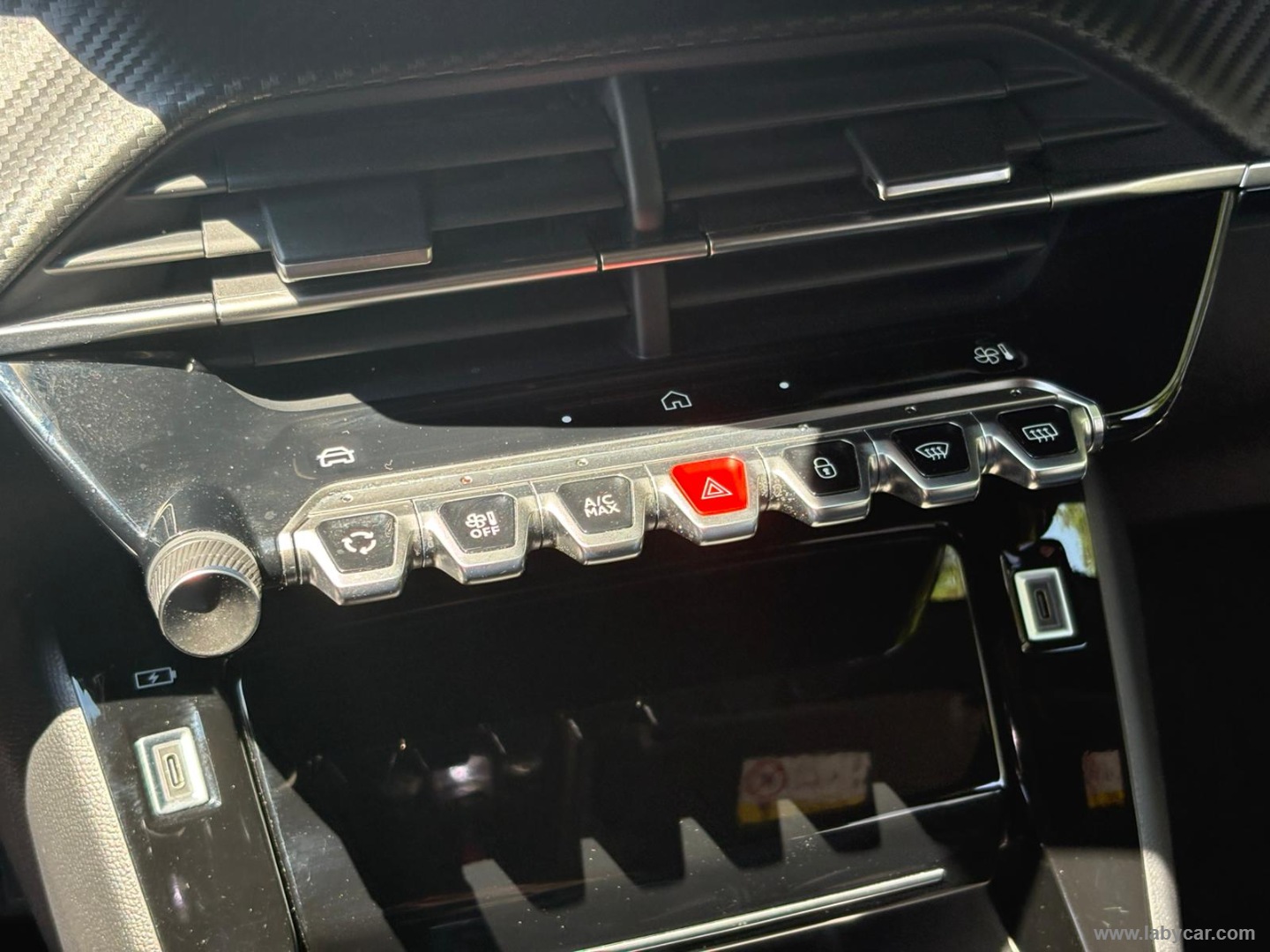 Peugeot 2008 PureTech 100 S&S Allure - Immagine 18
