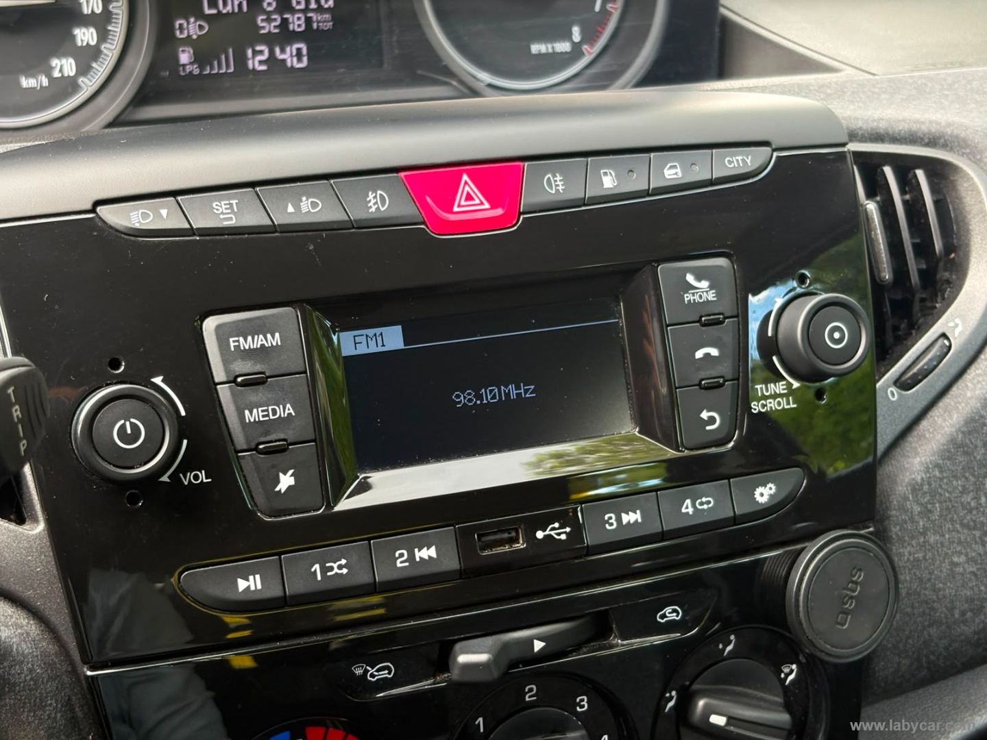 Ypsilon 1.2 69 CV 5p. GPL Ecochic Ele. - immagine 18