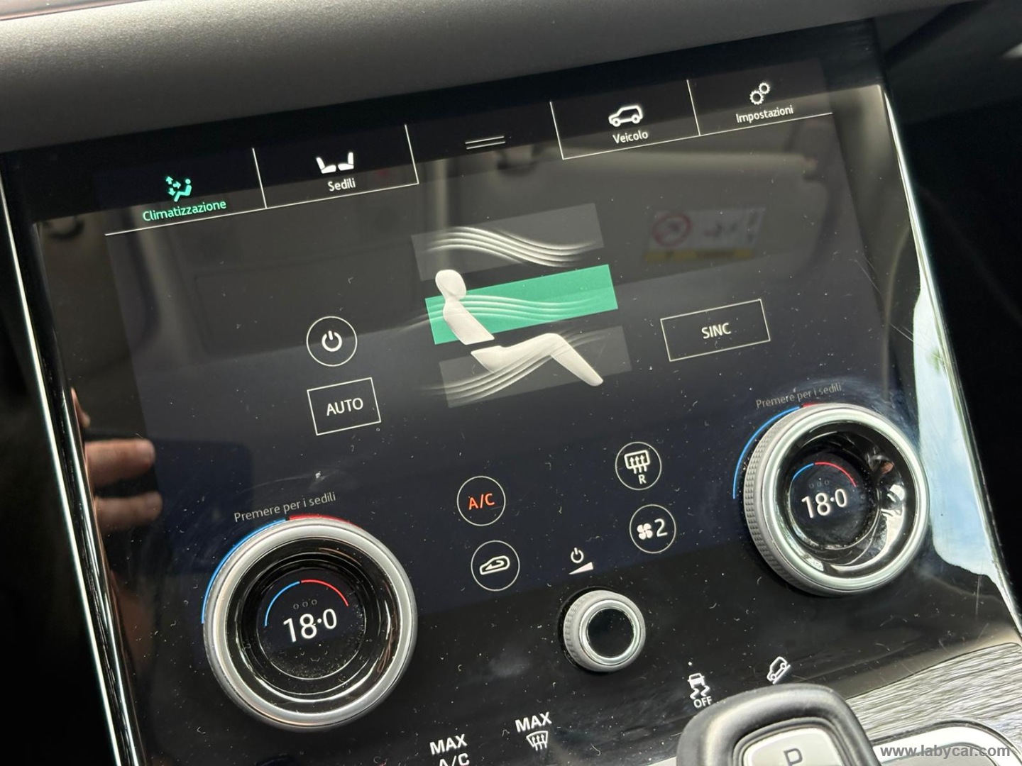 RR Evoque 2.0D L.Flw 150 AWD Auto SE - immagine 18