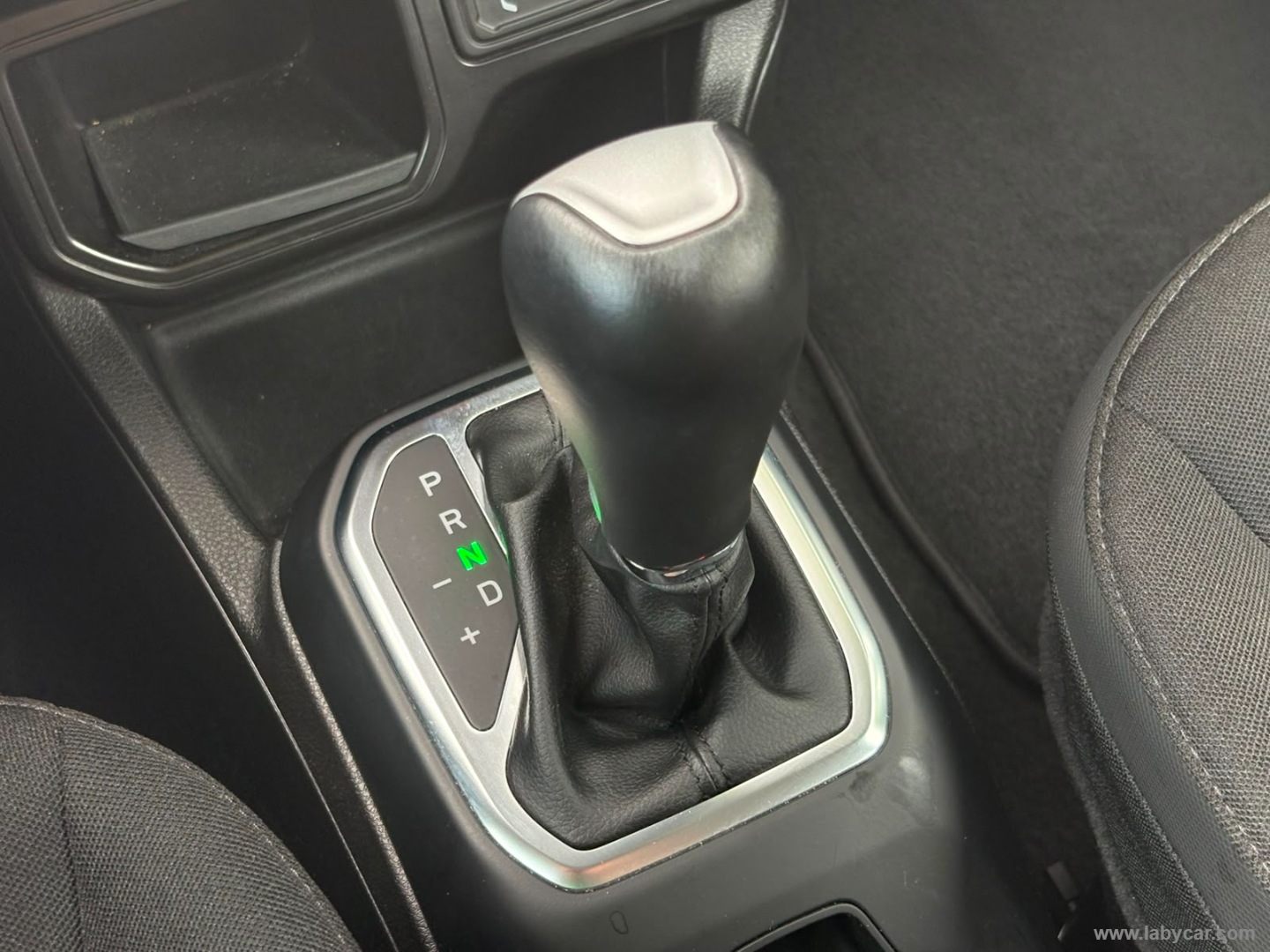 Jeep Renegade 1.5 T4 MHEV Summit - Immagine 18