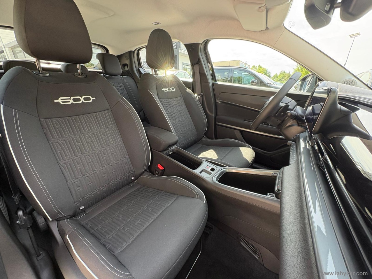 Fiat 600 Hybrid 145 CV DCT MHEV Icon - Immagine 18