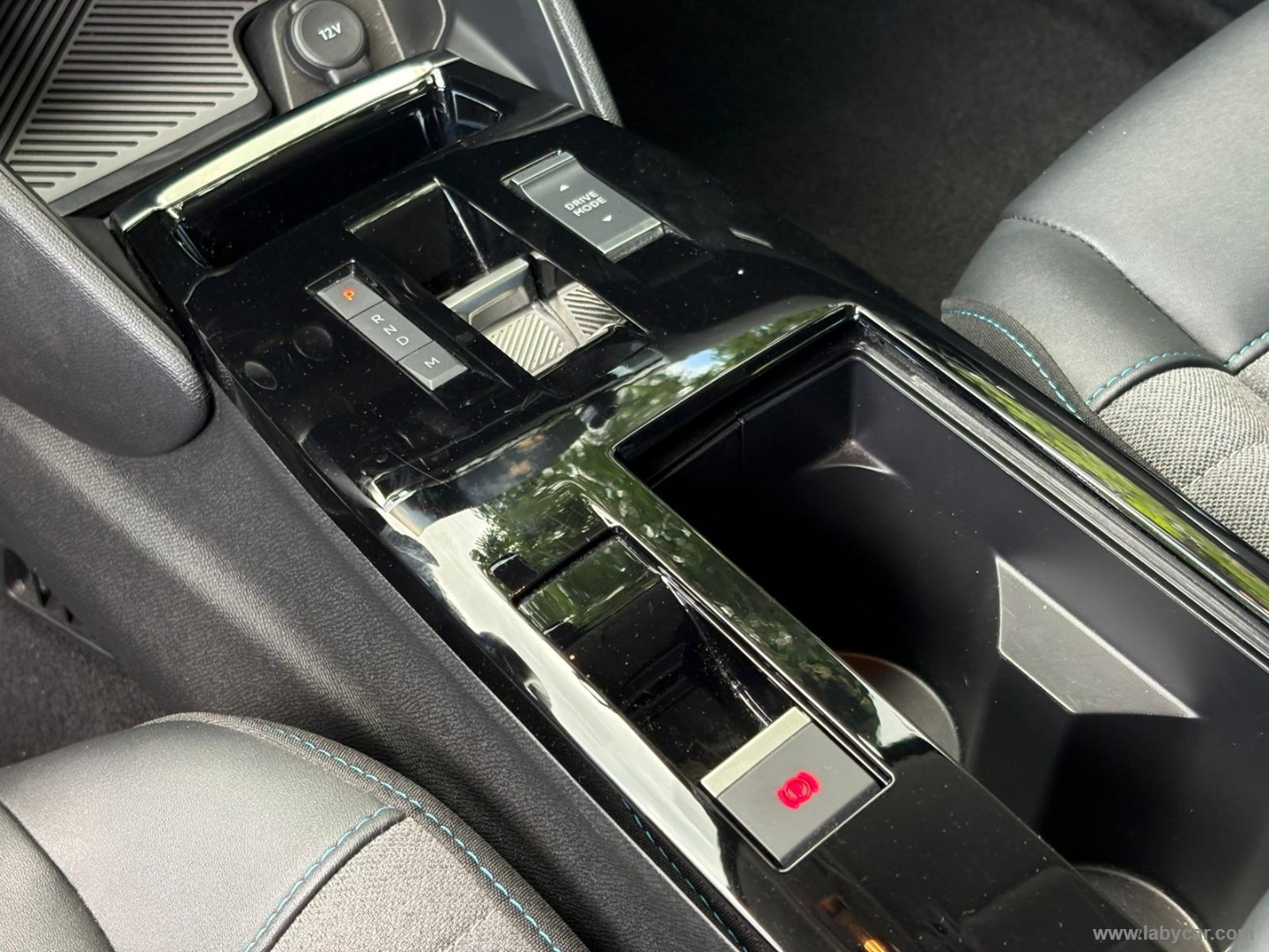 Citroën C4 Hybrid 136 e-DCS6 Plus - Immagine 18