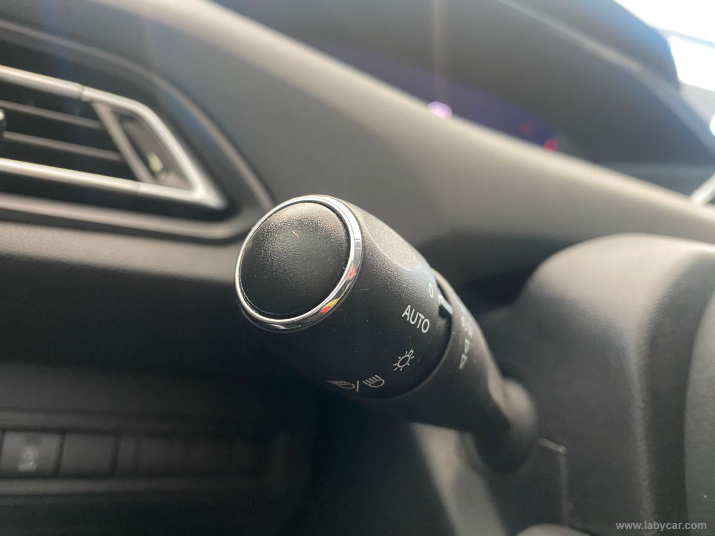 Peugeot 308 BlueHDi 100 S&S Active - Immagine 18
