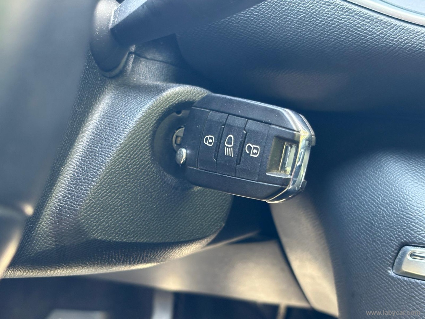 Peugeot 308 BlueHDi 100 S&S Active - Immagine 18