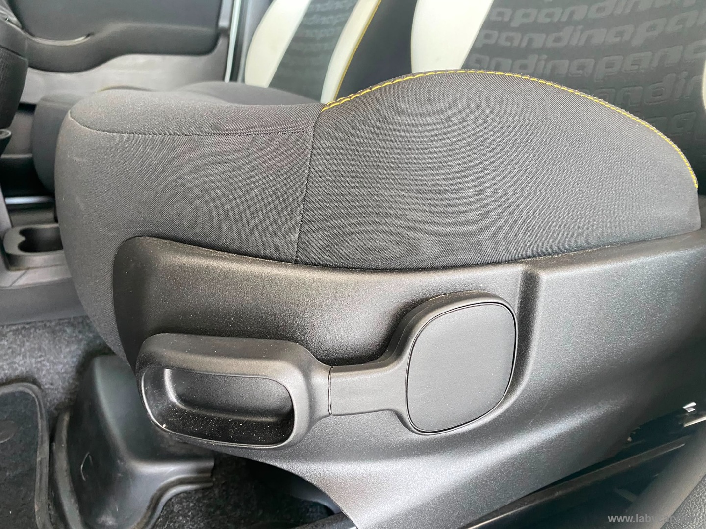 Fiat Panda 1.0 FireFly S&S Hybrid Pandina - Immagine 18