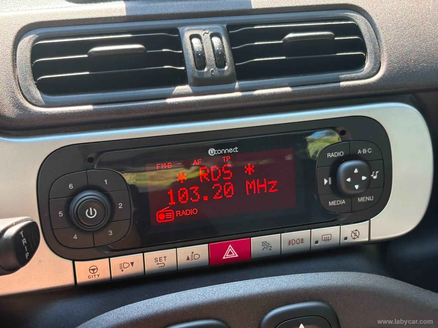 Fiat Panda Cross 0.9 TwinAir Turbo S&S 4x4 - Immagine 18