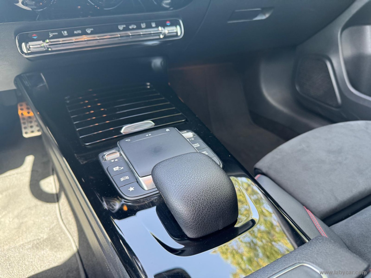 Mercedes-Benz Classe A A 250 e Automatic Plug-in hybrid Premium - Immagine 18