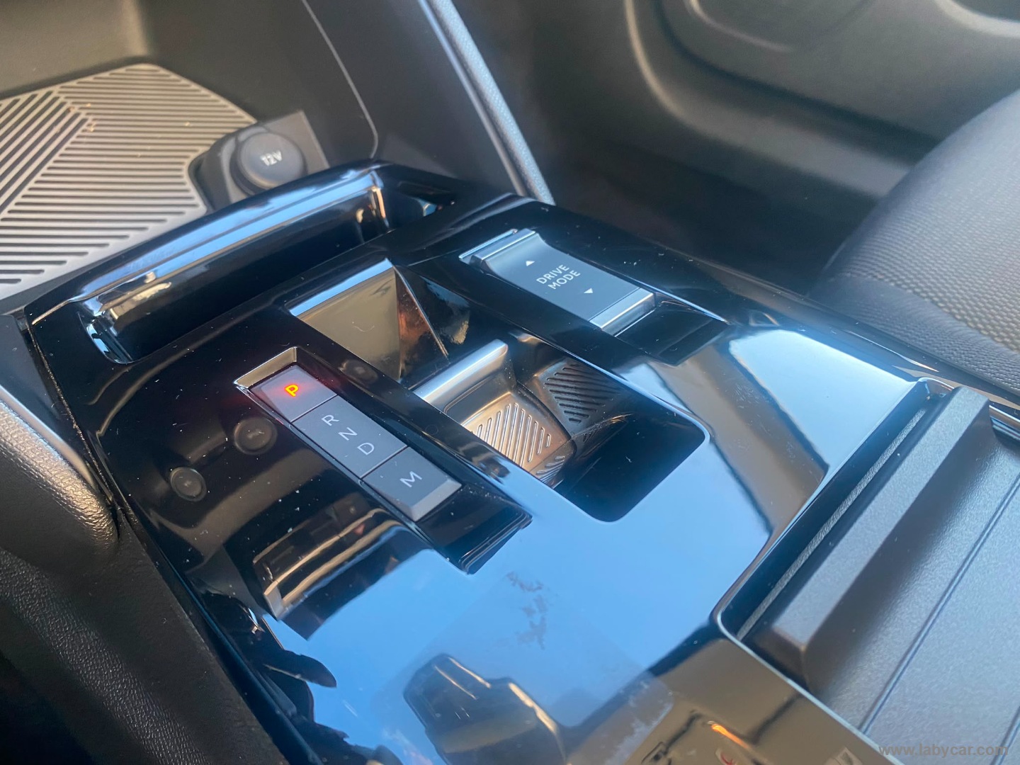 Citroën C4 Hybrid 145 e-DCS6 Plus - Immagine 18