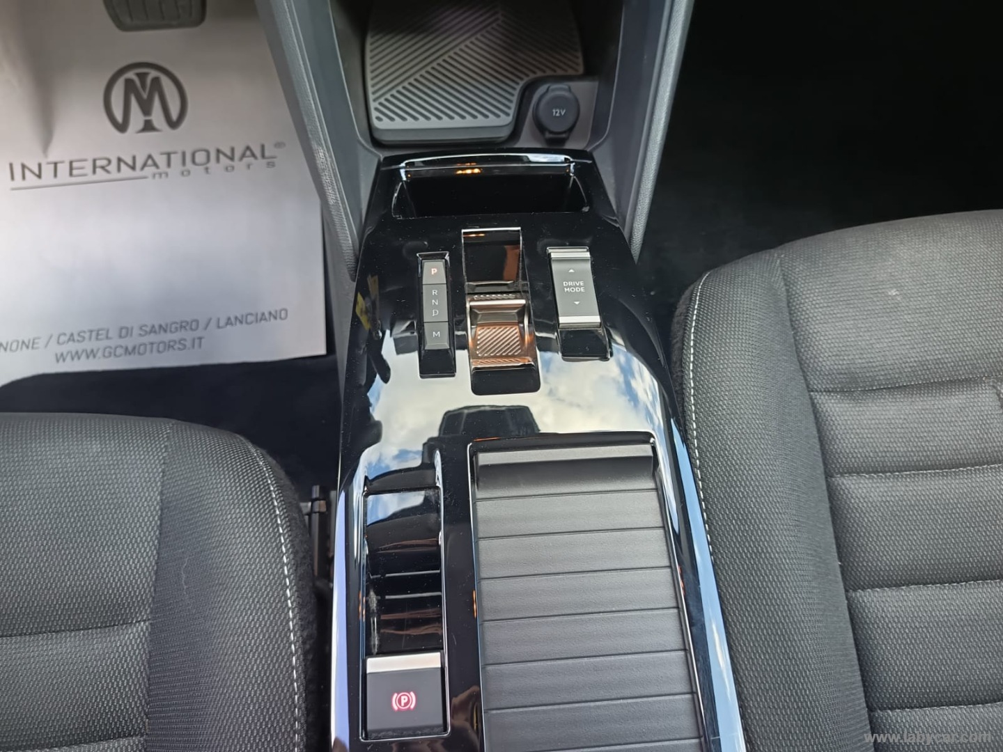 Citroën C4 Hybrid 145 e-DCS6 Plus - Immagine 18