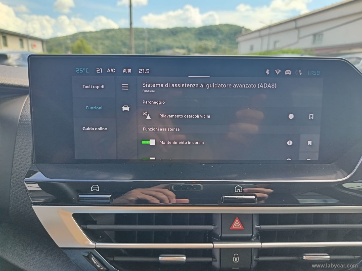 Citroën C4 Hybrid 145 e-DCS6 Plus - Immagine 18