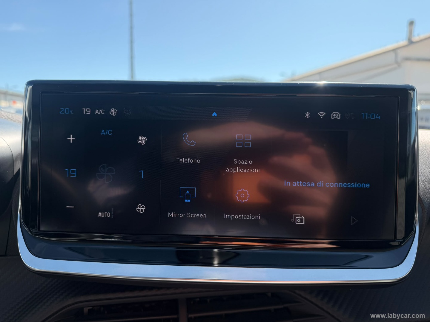 Peugeot 208 Hybrid 110 e-DCS6 Allure - Immagine 18