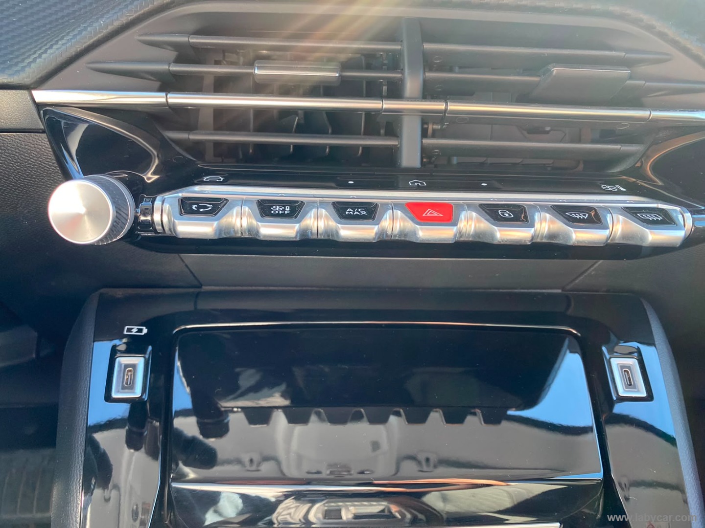 Peugeot 208 Hybrid 110 e-DCS6 Allure - Immagine 18