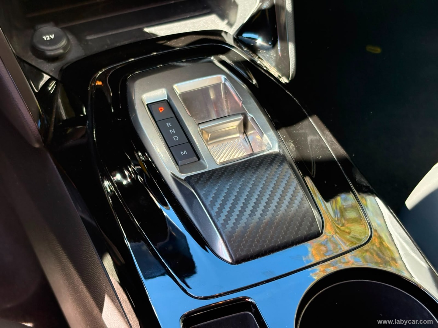 Peugeot 208 Hybrid 110 e-DCS6 Allure - Immagine 18