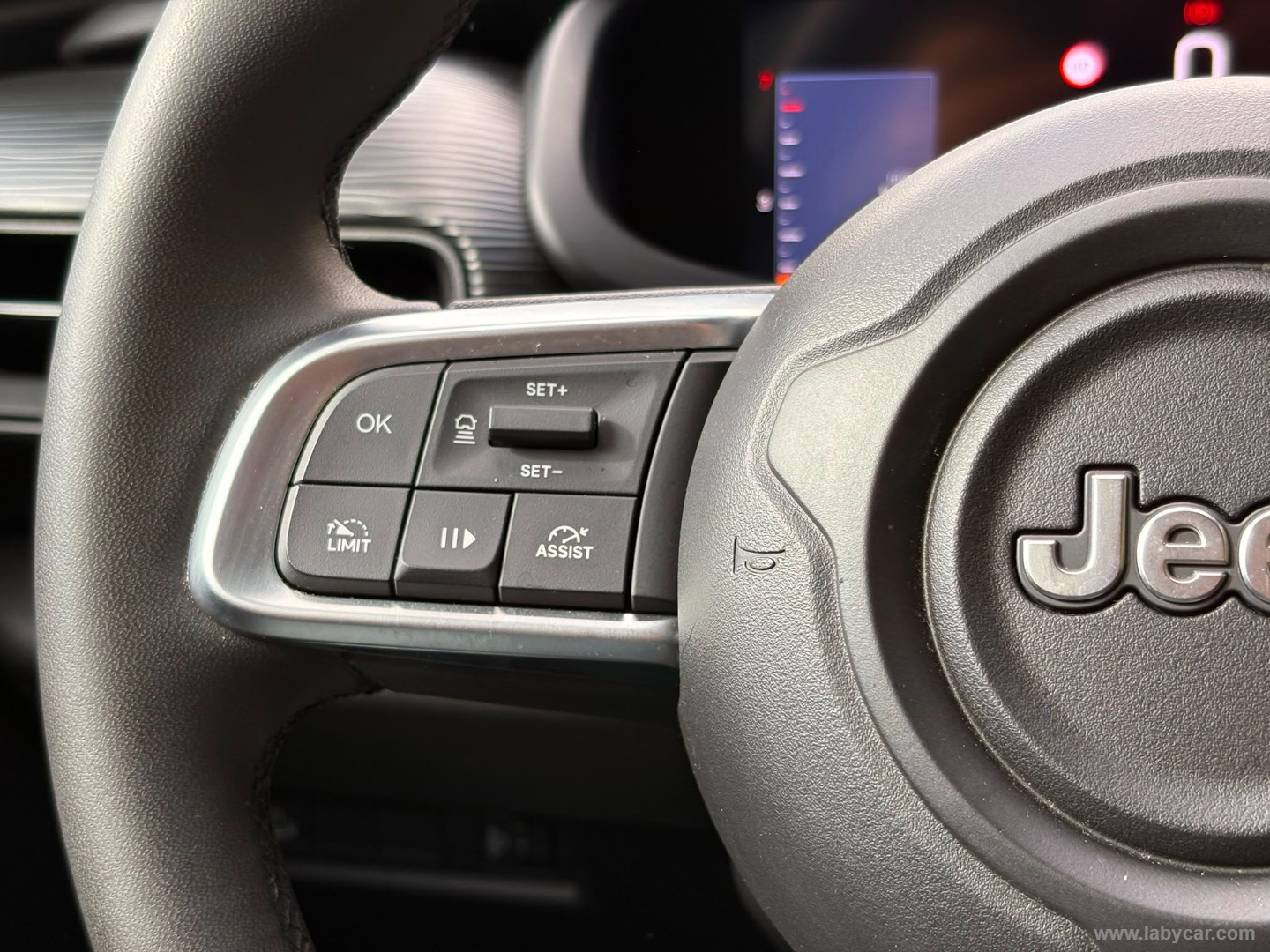 Jeep Avenger 1.2 Turbo Altitude - Immagine 18