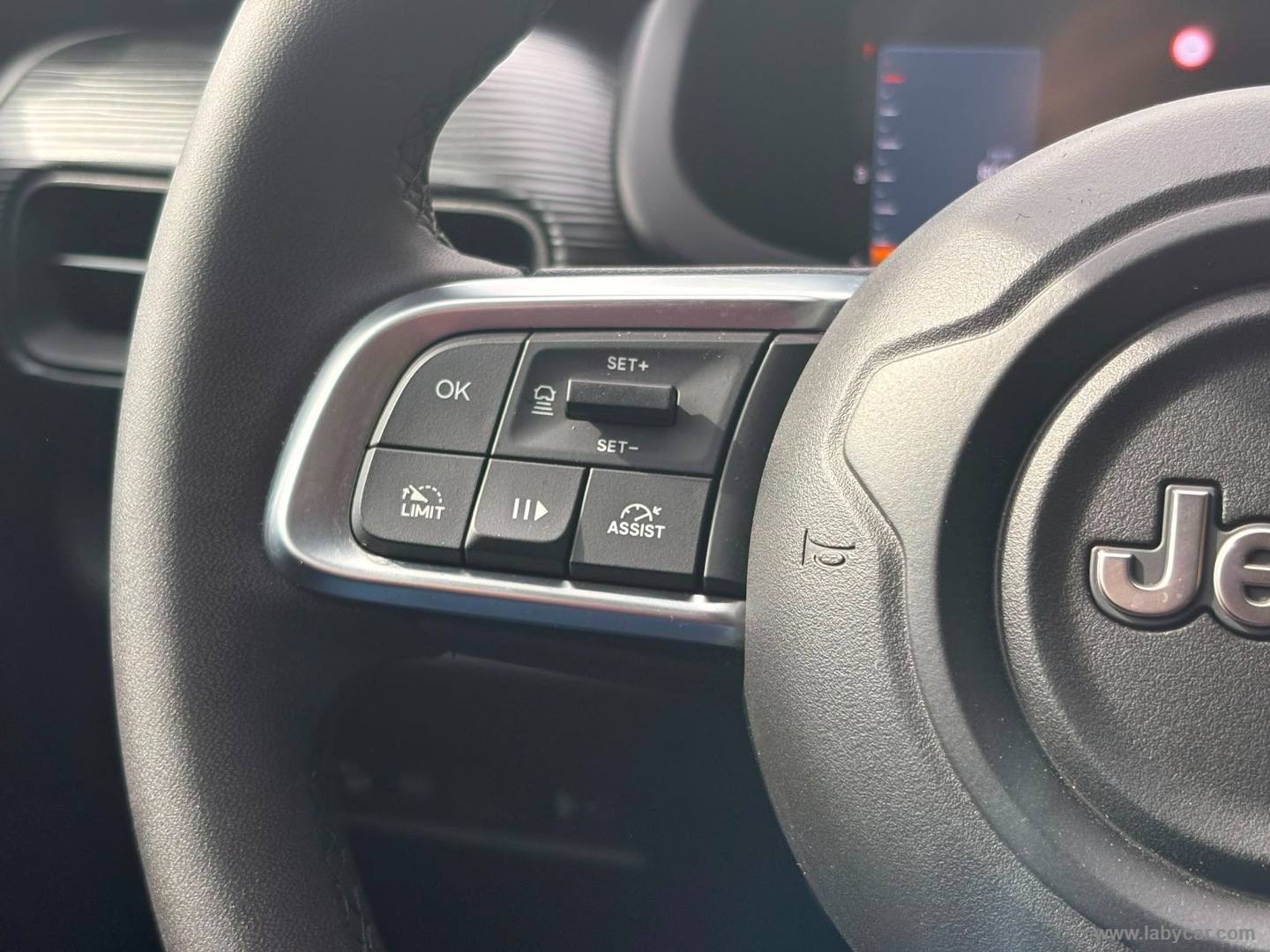 Jeep Avenger 1.2 Turbo Altitude - Immagine 18