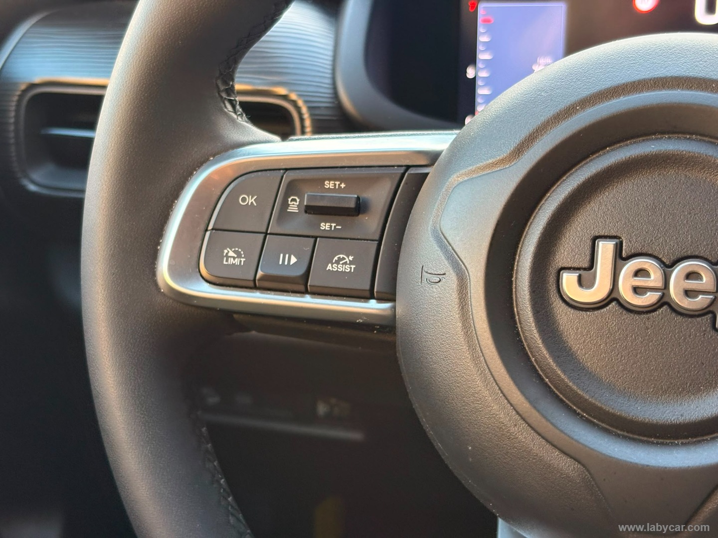 Jeep Avenger 1.2 Turbo Altitude - Immagine 18
