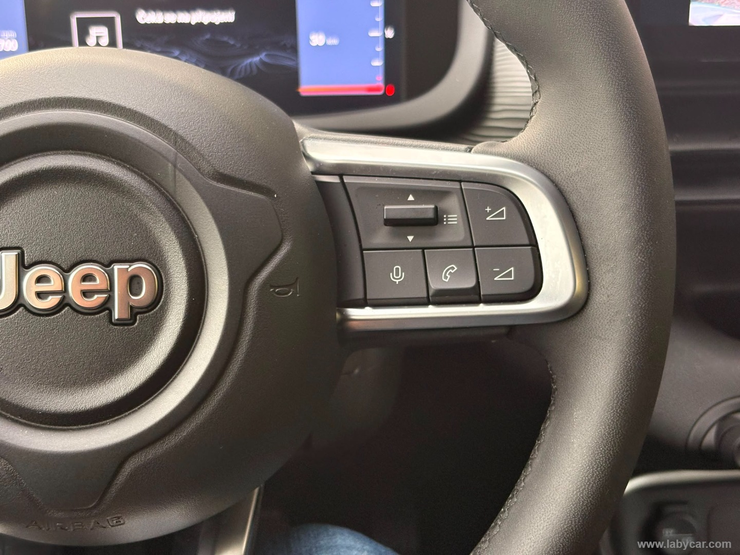 Jeep Avenger 1.2 Turbo Altitude - Immagine 18