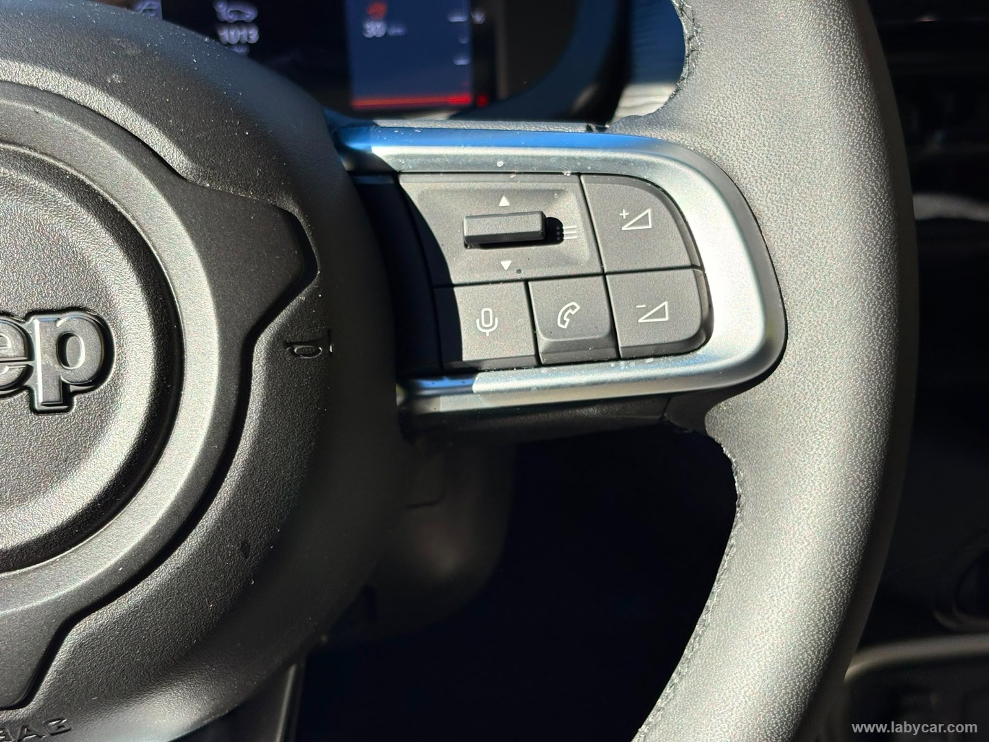 Jeep Avenger 1.2 Turbo Altitude - Immagine 18