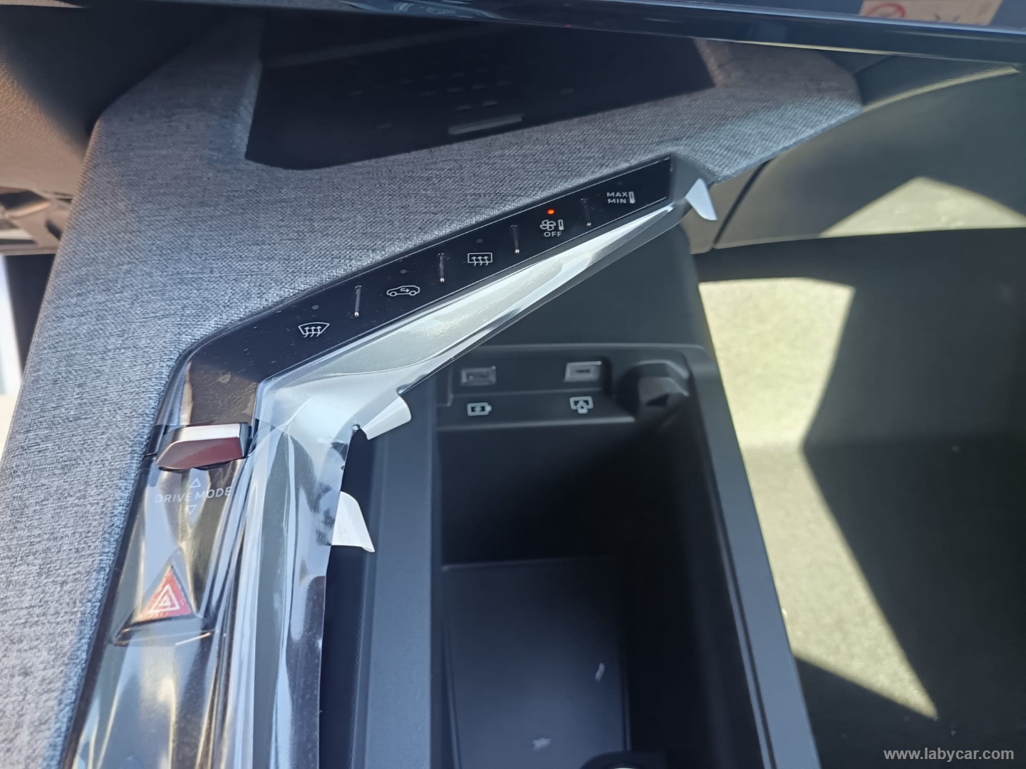 Peugeot 3008 Hybrid 145 e-DCS6 GT - Immagine 18