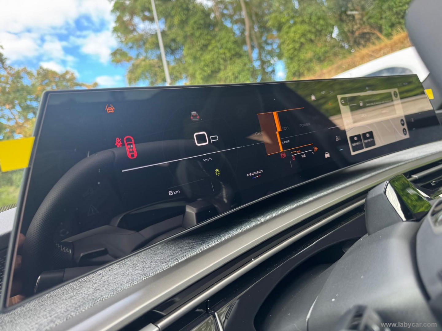 Peugeot 3008 Hybrid 145 e-DCS6 GT - Immagine 18