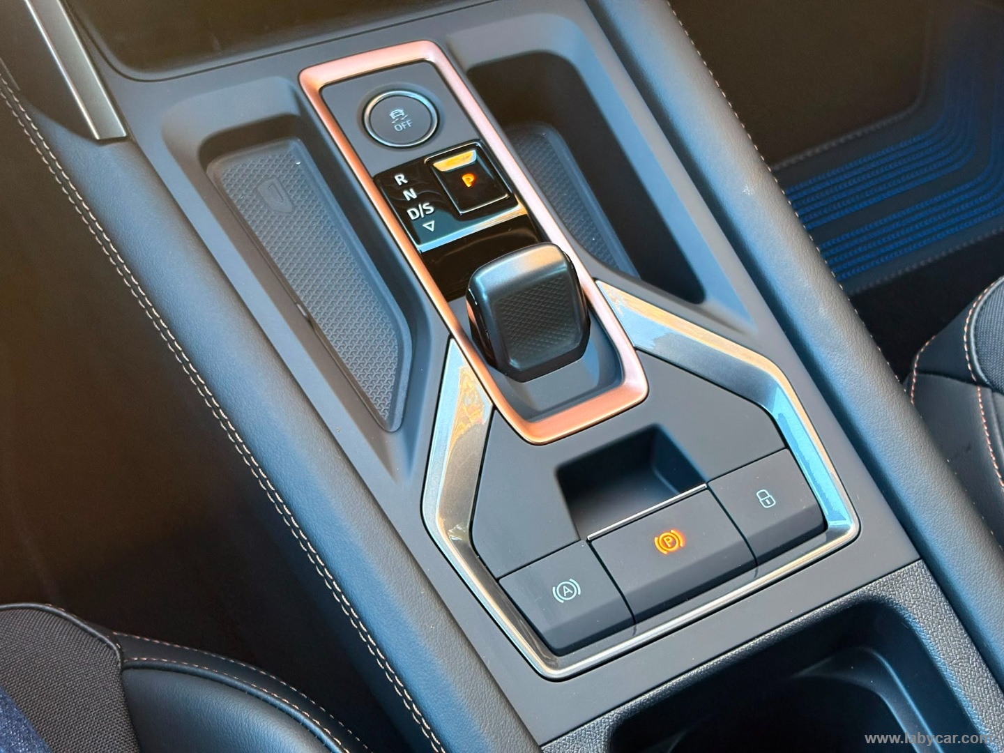 CUPRA Formentor 1.5 e-Hybrid DSG - Immagine 18