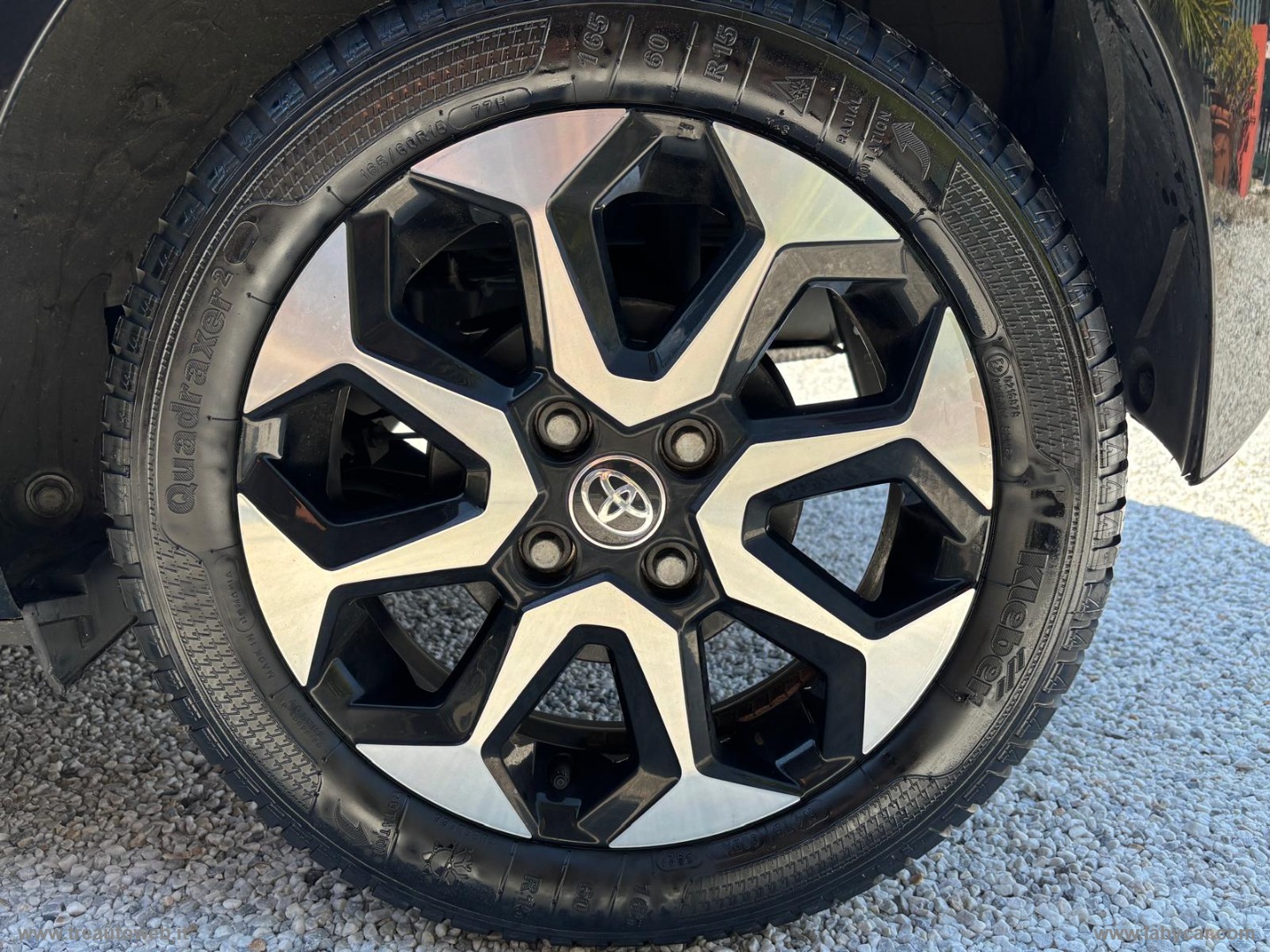 Aygo Connect 1.0 VVT-i 72 CV 5p. x-cool - immagine 18