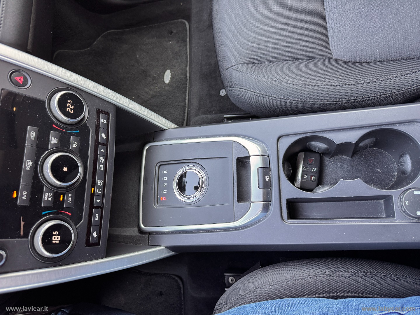 Discovery Sport 2.0 TD4 150 Bus.Pr. SE - immagine 18