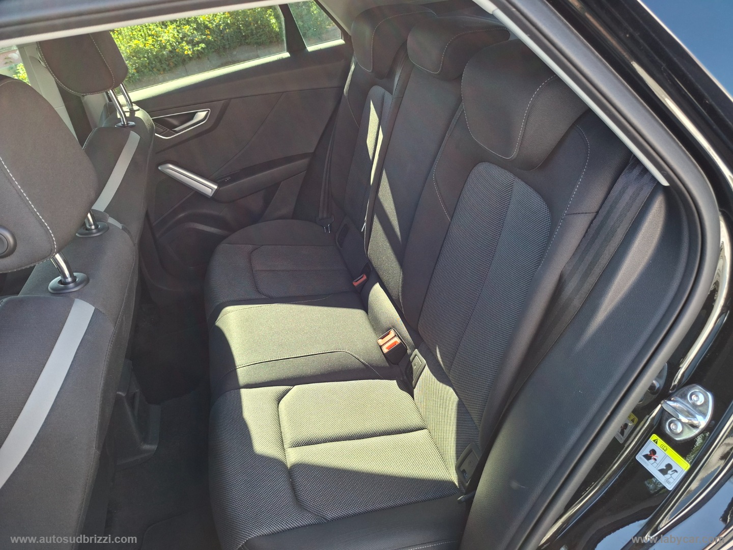 Q2 30 TDI S tronic Identity Black - immagine 18