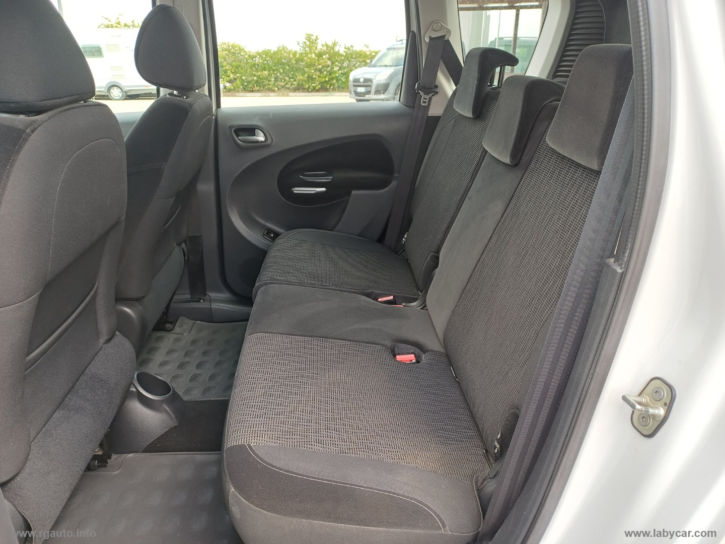 C3 Picasso 1.6 HDi 90 Exclusive - immagine 18