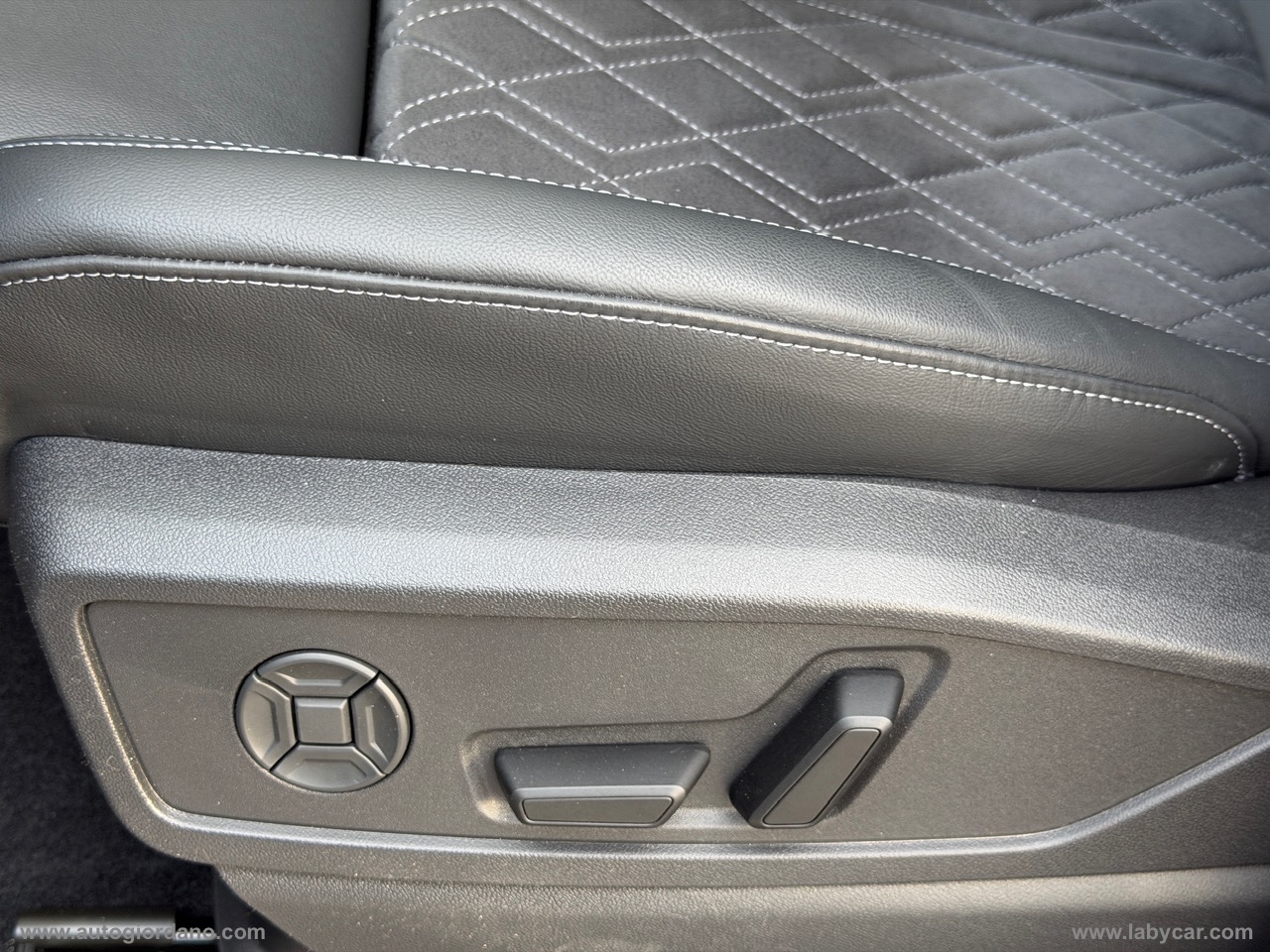 Q5 SPB TDi S tronic quattro S line ed. - immagine 18