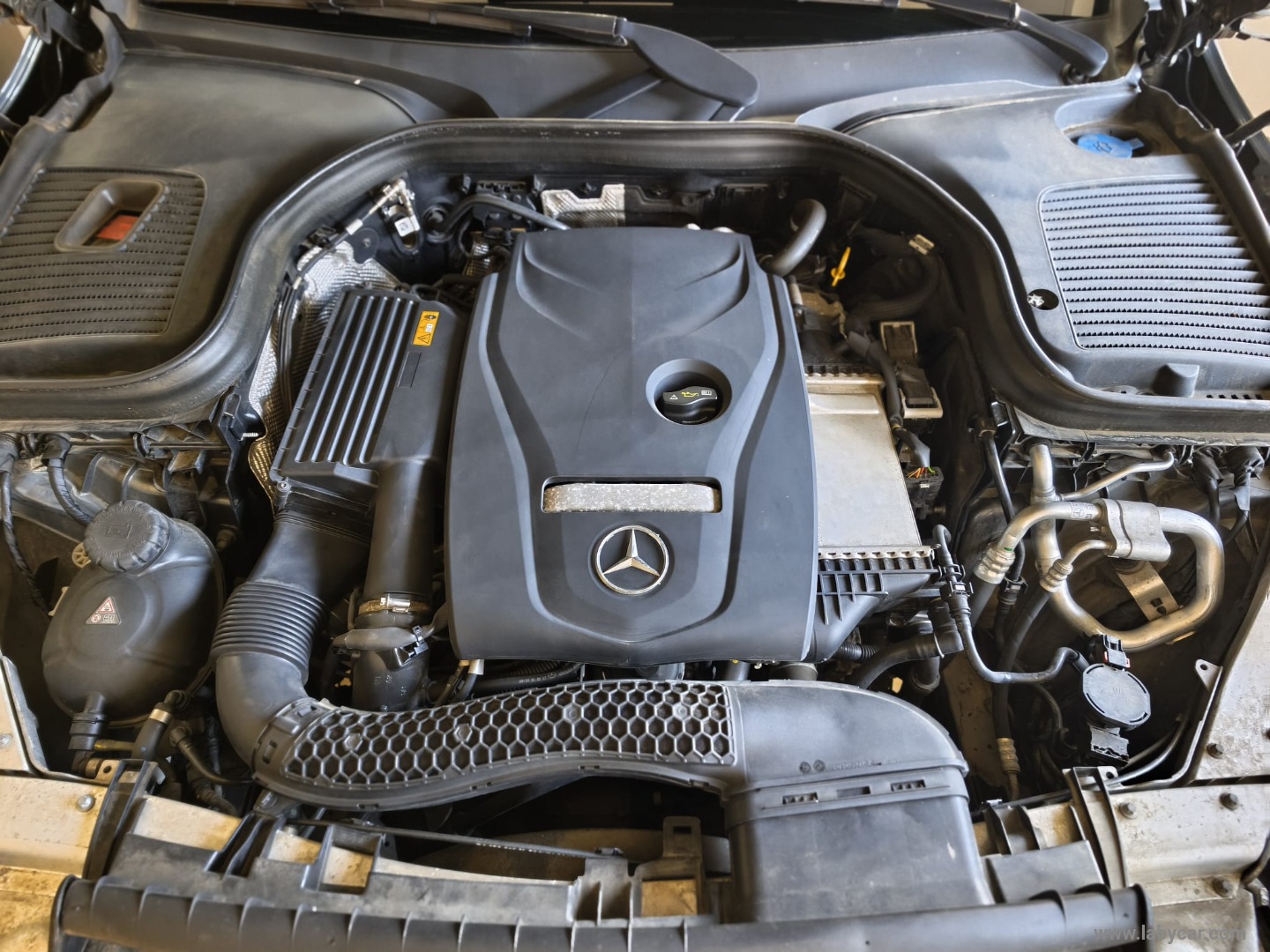 GLC 250 4Matic Coupé Premium AMG - immagine 18
