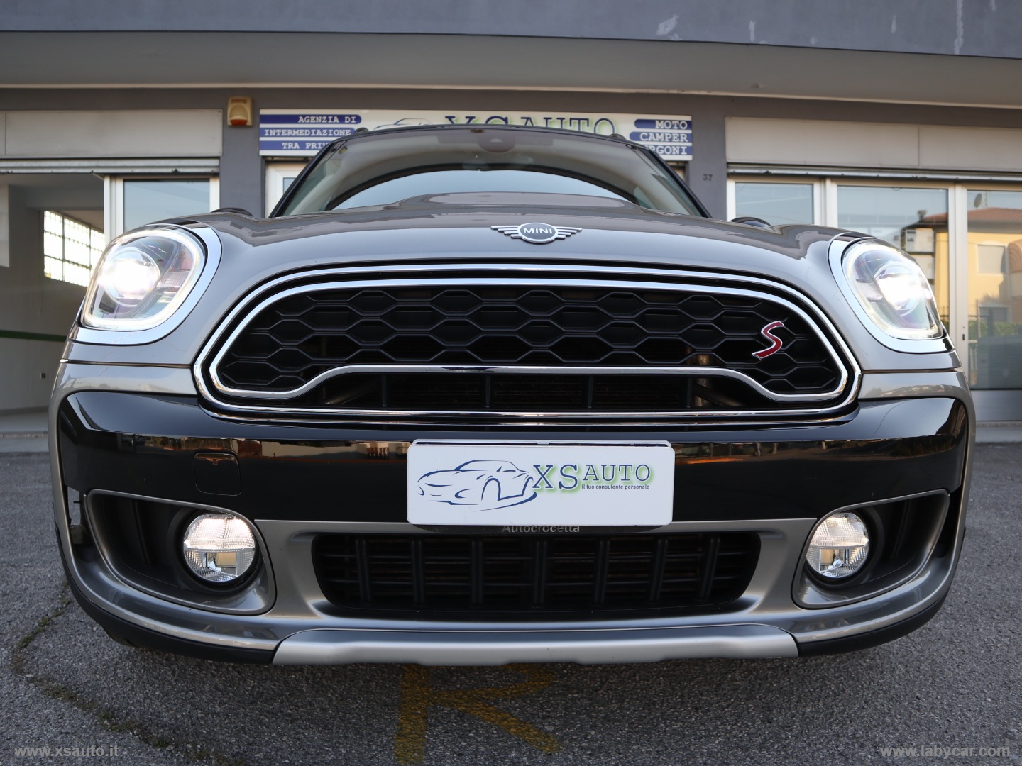 Mini Cooper SD Business Countryman ALL4 - immagine 18