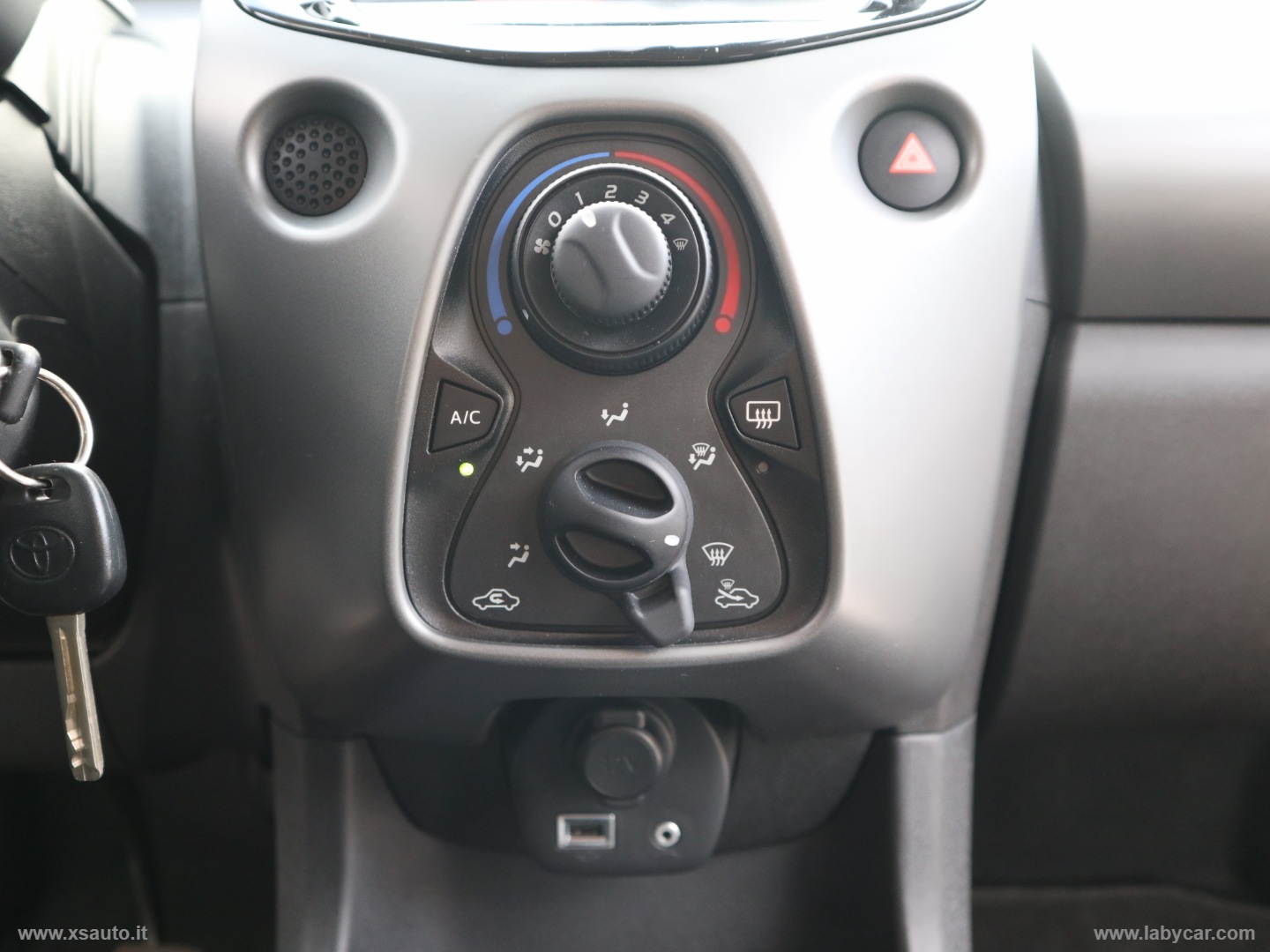 Aygo Con. 1.0 VVT-i 72CV 5p.x-music MMT - immagine 18