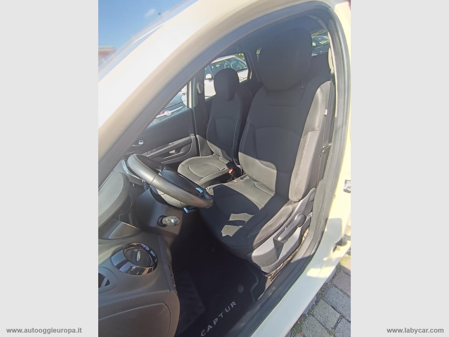 Captur TCe 12V 90 CV Business - immagine 18
