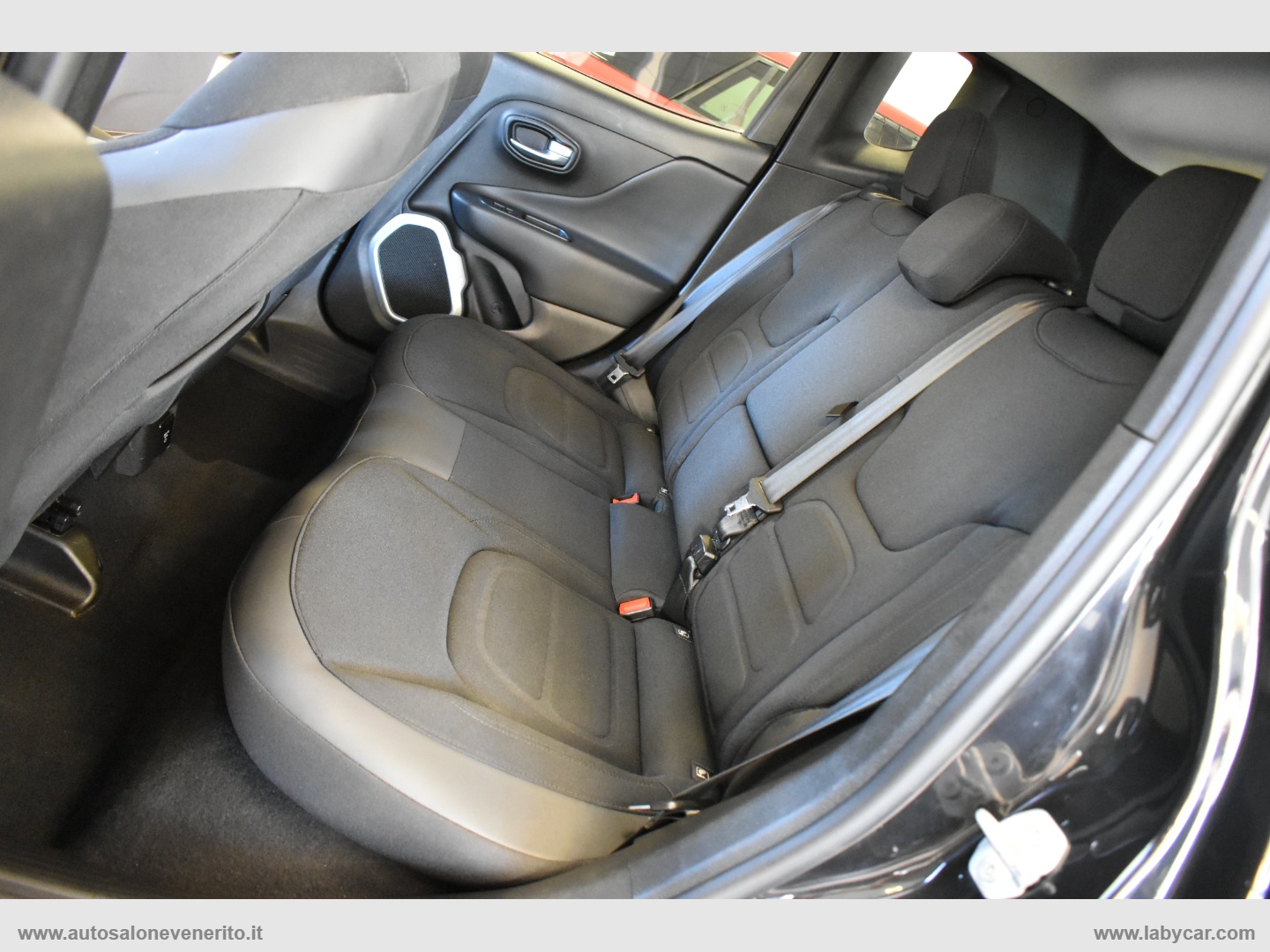 Renegade 1.6 Mjt 120CV Limited - immagine 18