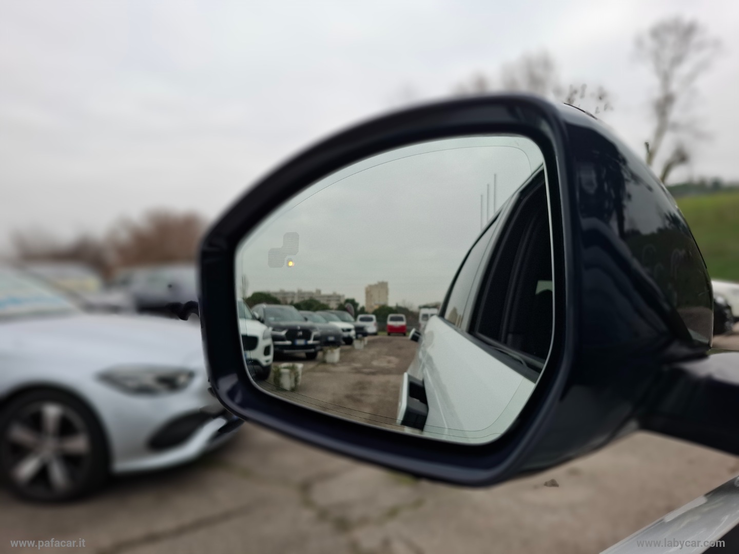 RR Evoque 2.0D L.Flw 150 CV R-Dynamic S - immagine 18