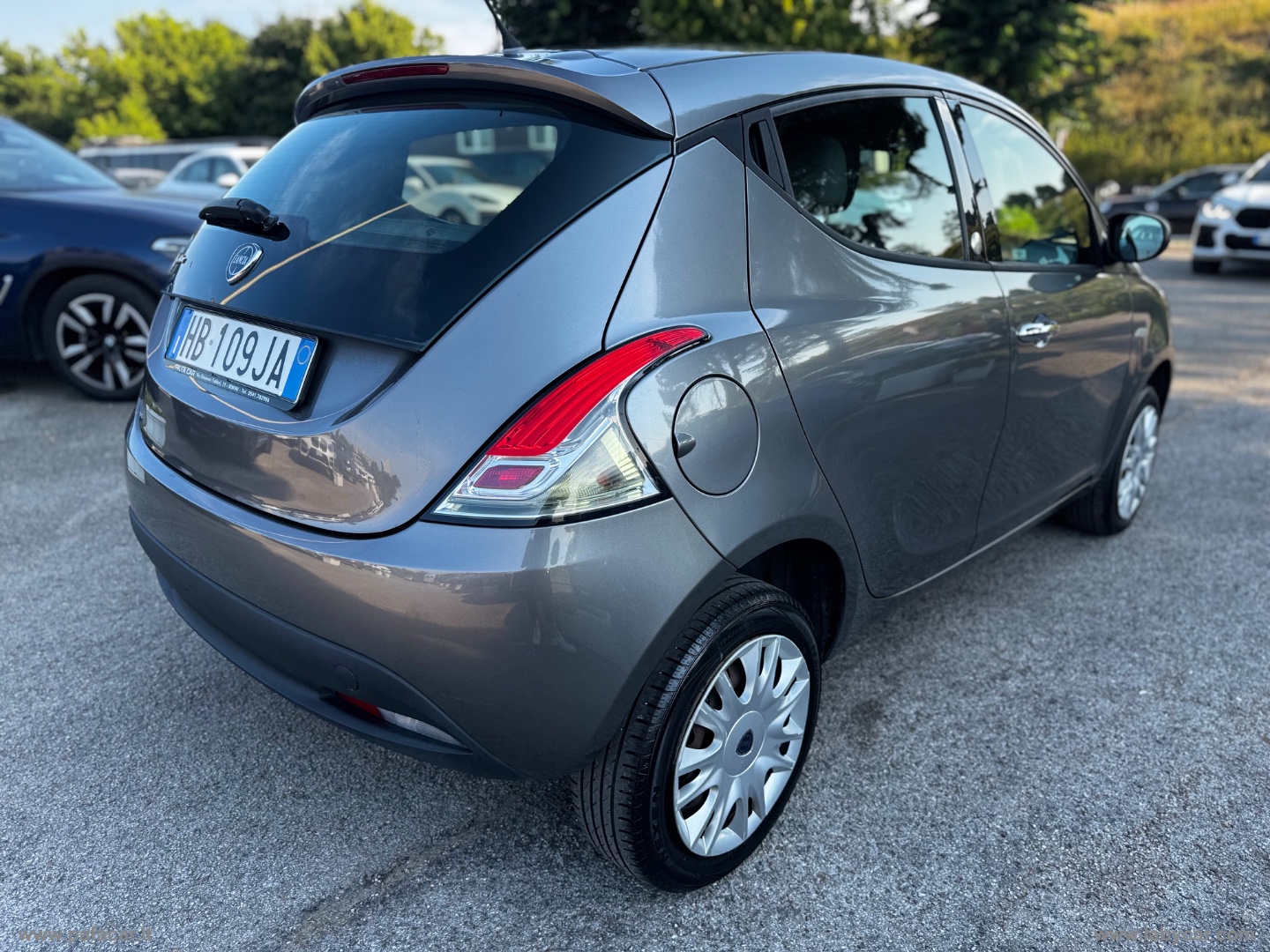 Ypsilon 0.9 T.Air 85CV 5p.Met.Ec.Elef. - immagine 18