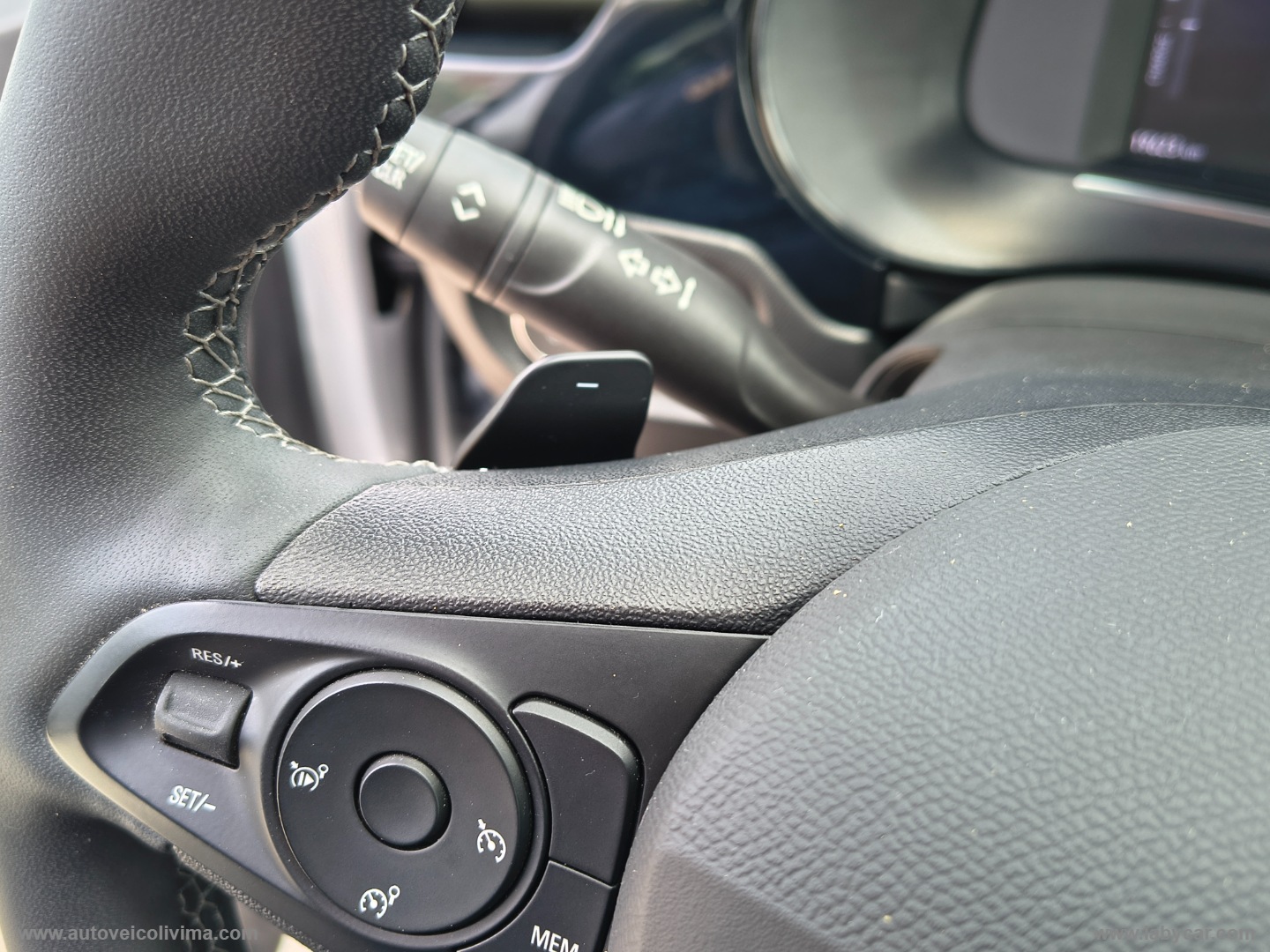 Corsa Hybrid 100 CV aut. GS - immagine 18