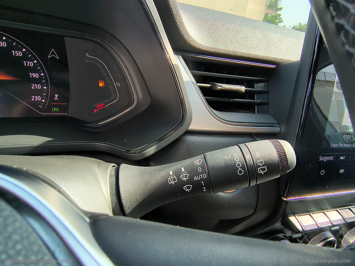 Captur TCe 100 CV GPL Techno - immagine 18