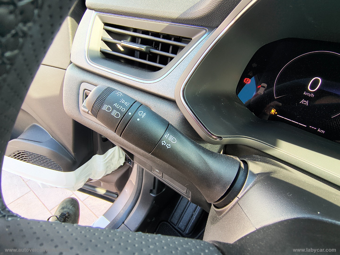 Captur Eco-G 120 CV Techno KM 0 ITALIA - immagine 18